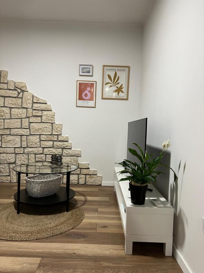 Cinderella Apartment With Free Parking 普拉 外观 照片