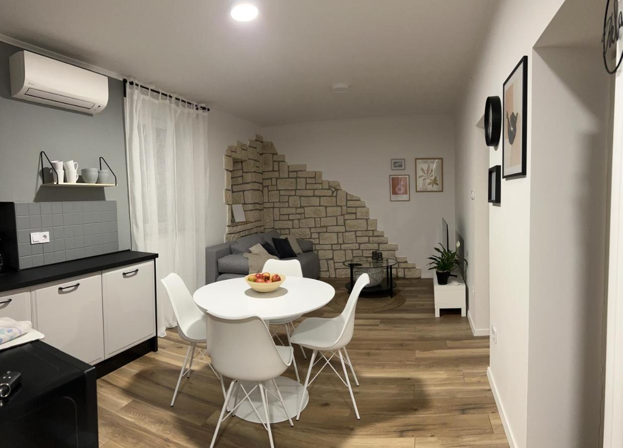 Cinderella Apartment With Free Parking 普拉 外观 照片