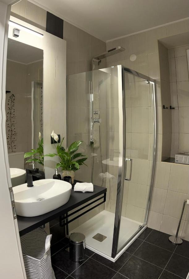 Cinderella Apartment With Free Parking 普拉 外观 照片