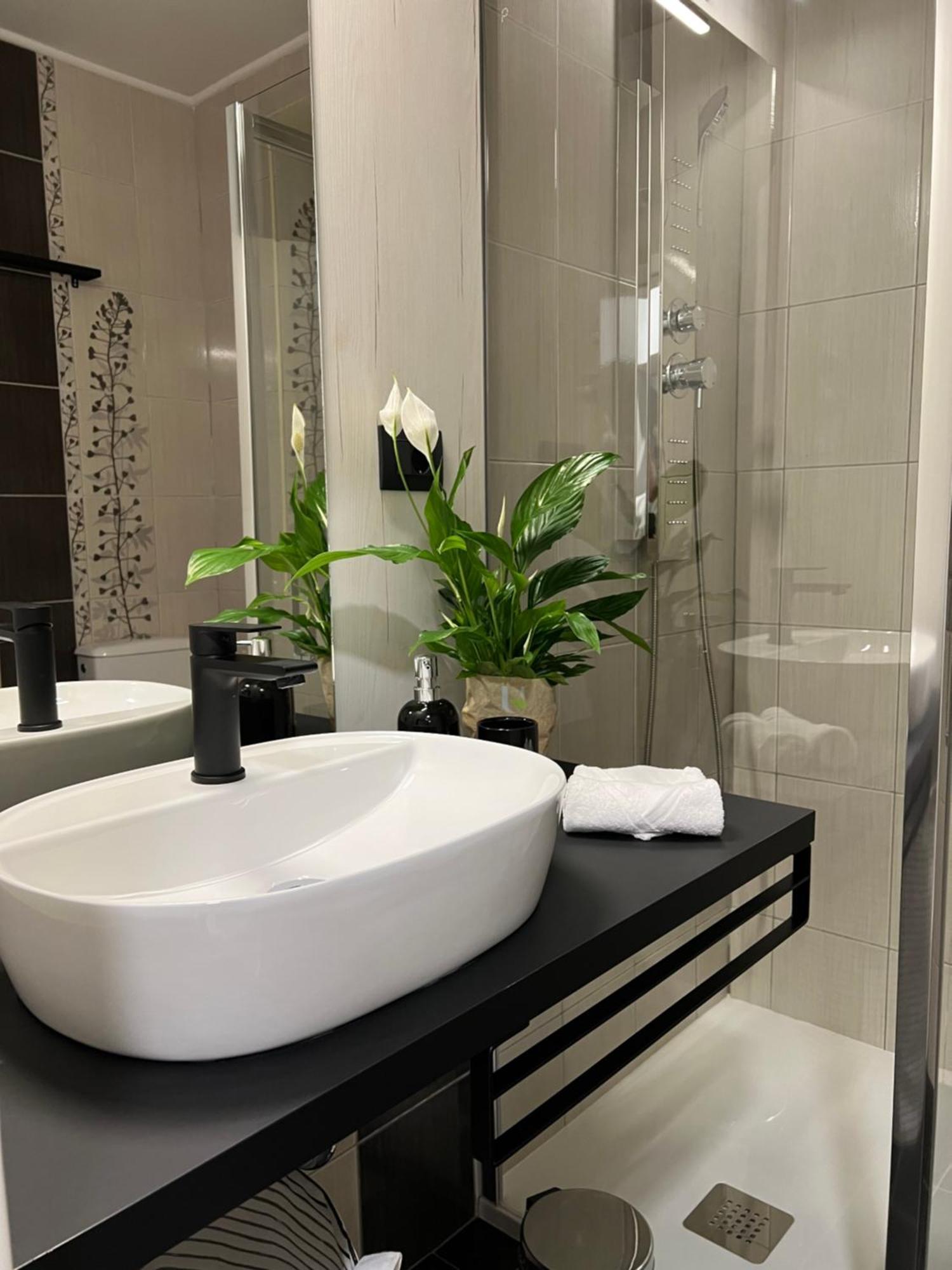 Cinderella Apartment With Free Parking 普拉 外观 照片