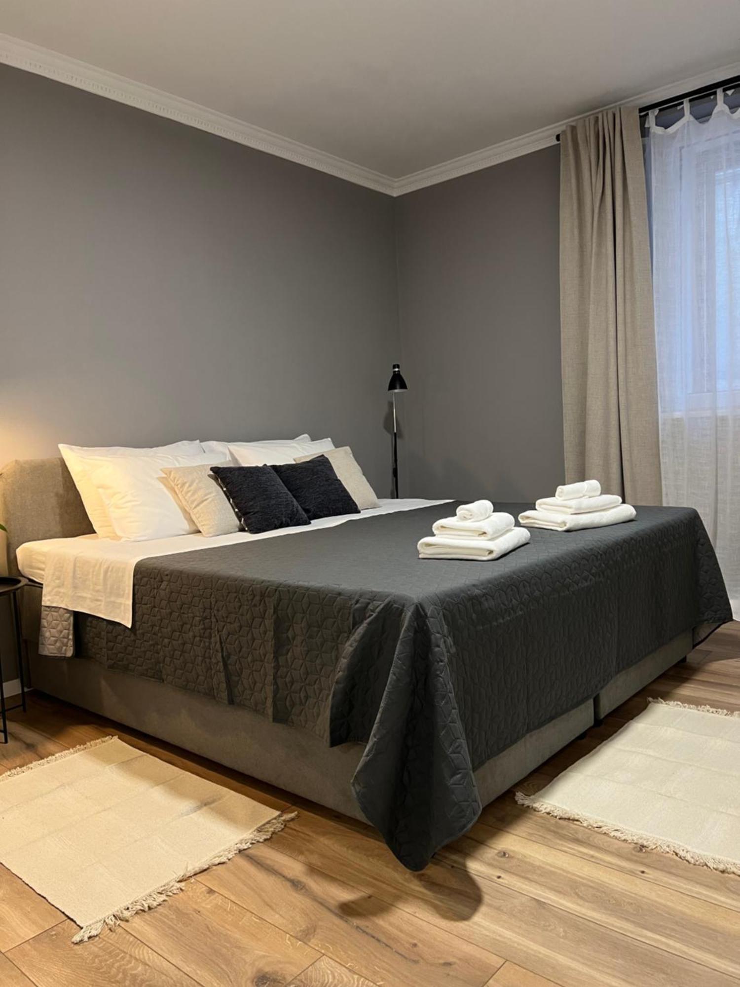 Cinderella Apartment With Free Parking 普拉 外观 照片